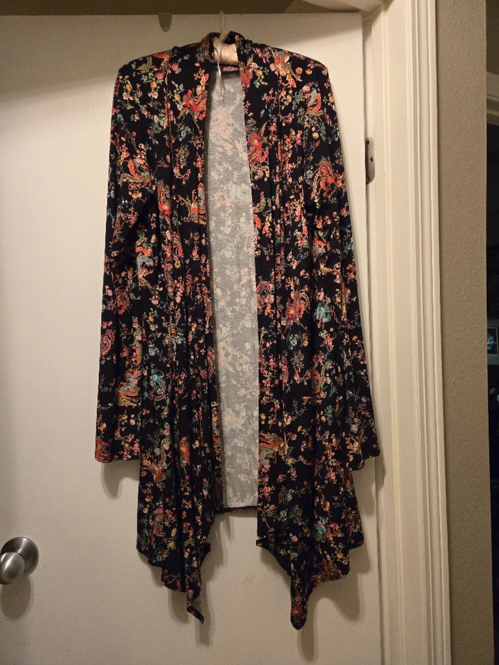 Flowy Salaam size XL jacket, long sleeves, beautiful floral pattern